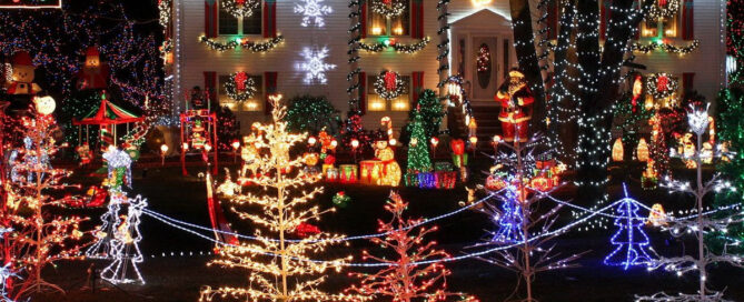 Bringing Holiday Cheer Outdoors Simple Christmas Decorating Ideas for Your Yard