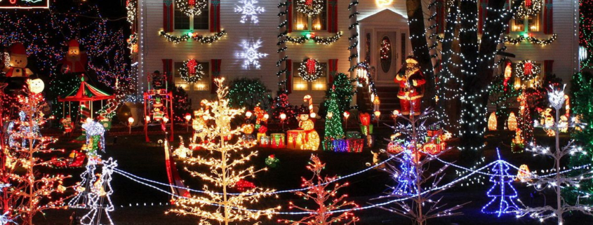 Bringing Holiday Cheer Outdoors Simple Christmas Decorating Ideas for Your Yard